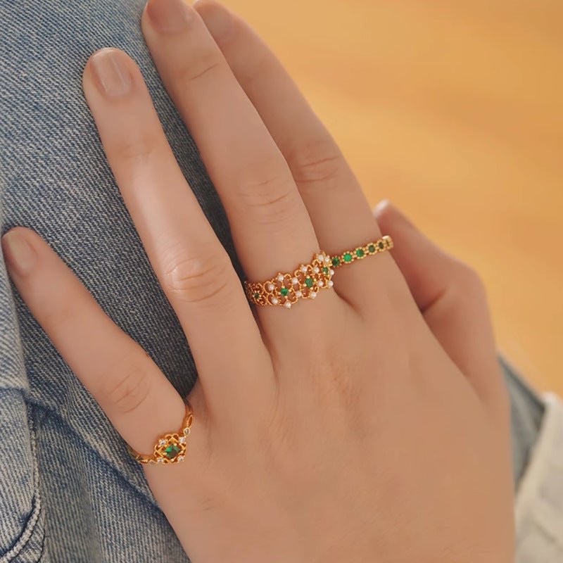 Rosette Emerald Ring