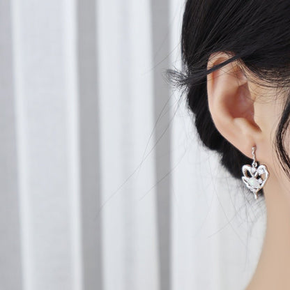 [] Maya Silver Heart Earrings