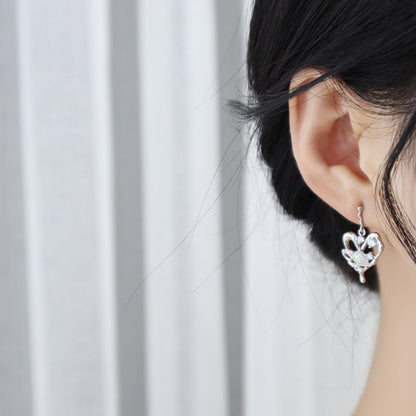 [] Maya Silver Heart Earrings