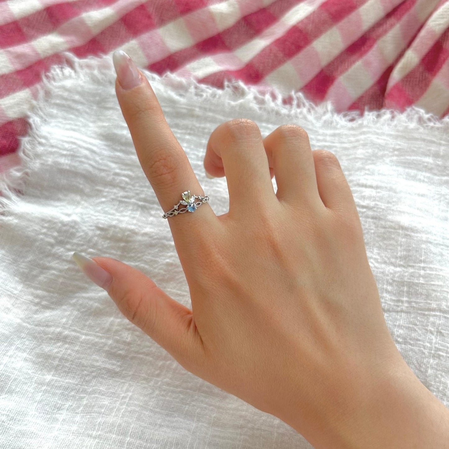 [] Ellie Tiara Ring