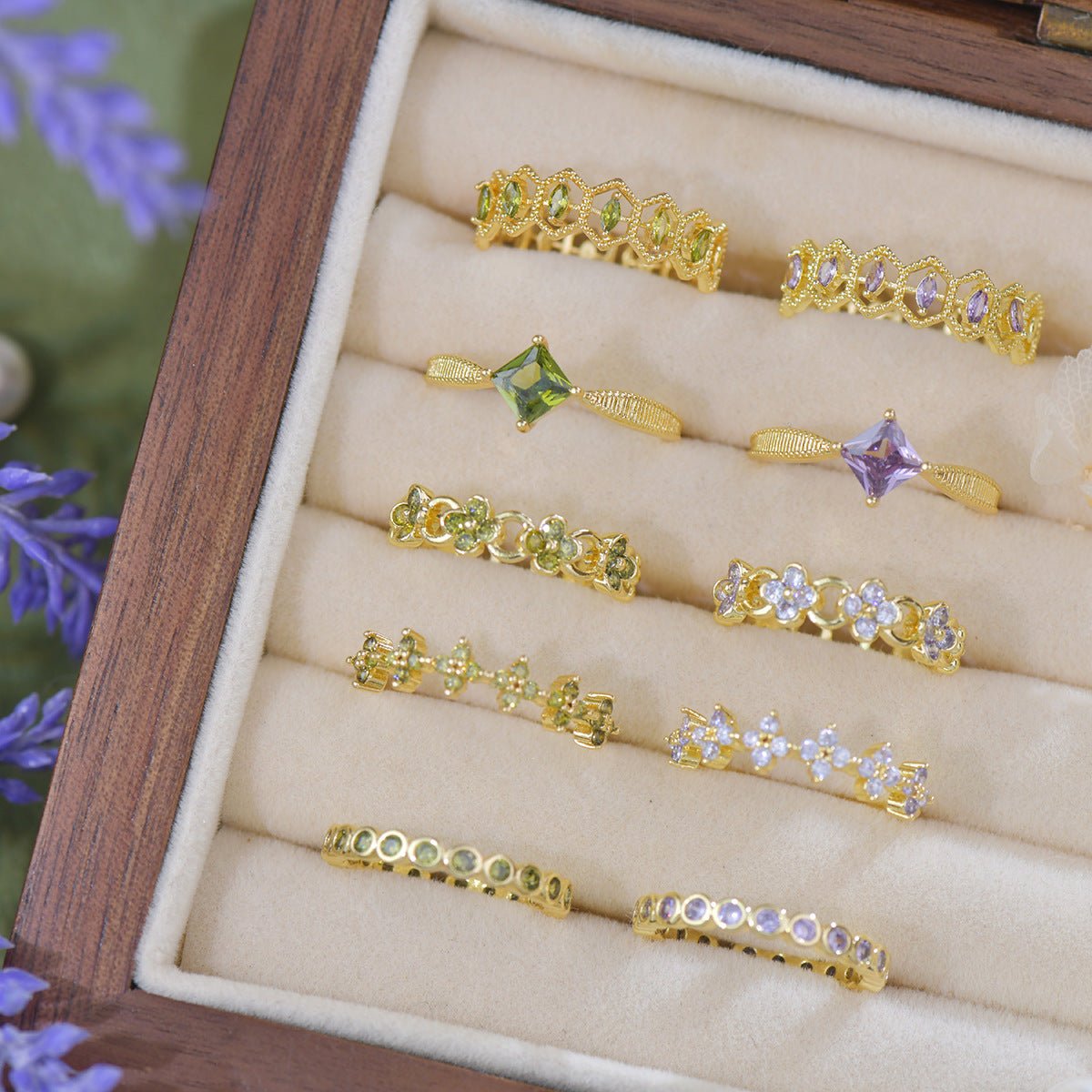 Verde Blossom Band Ring