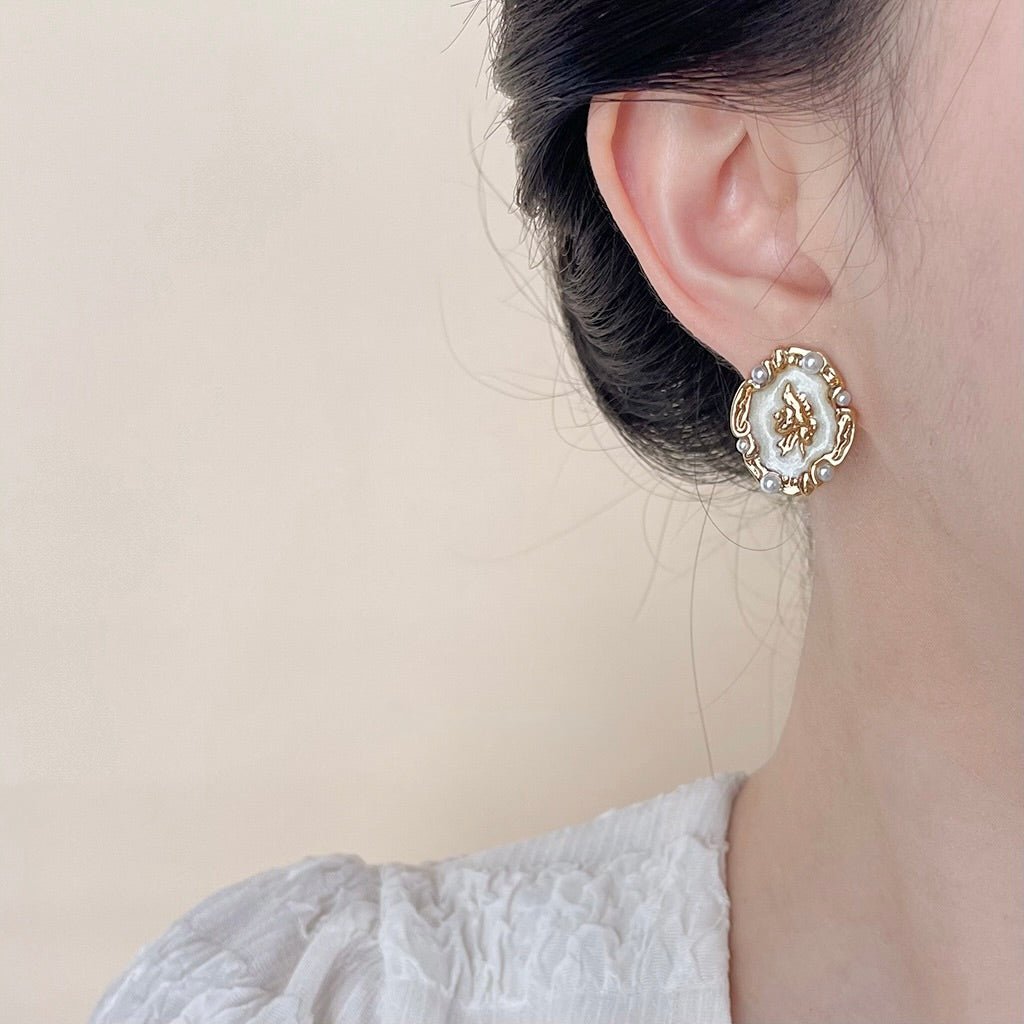 [] Cameo Earrings